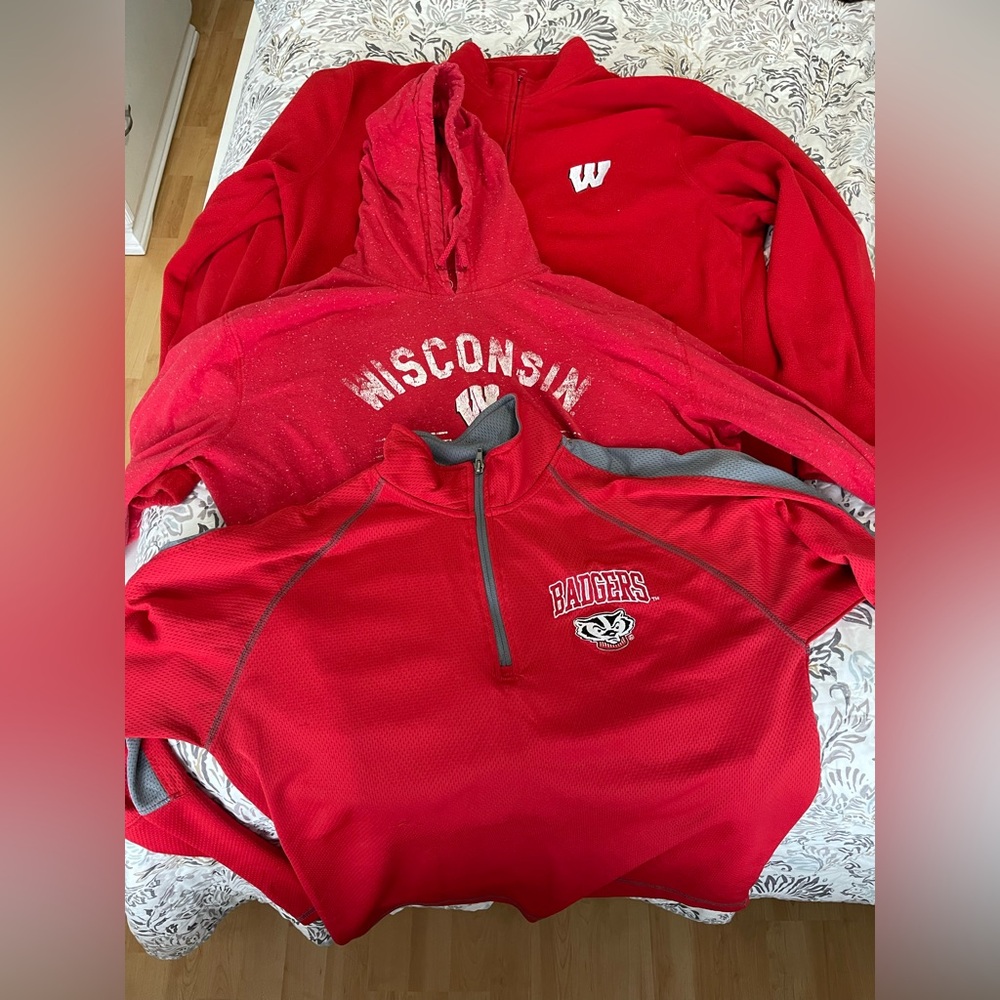 Wisconsin Badgers Red Sweatshirts